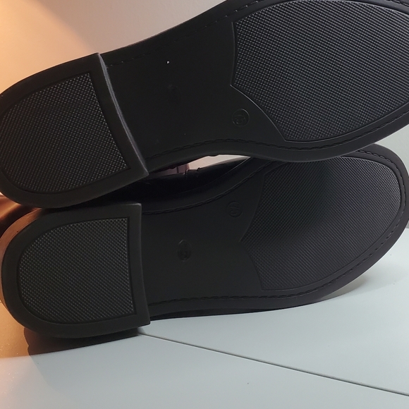 Elegant Burgundy Two-tone Women's Low Heel Boots - Picture 8 of 15